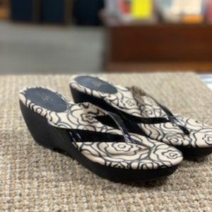 Y2K Gap Flip Flop Wedges